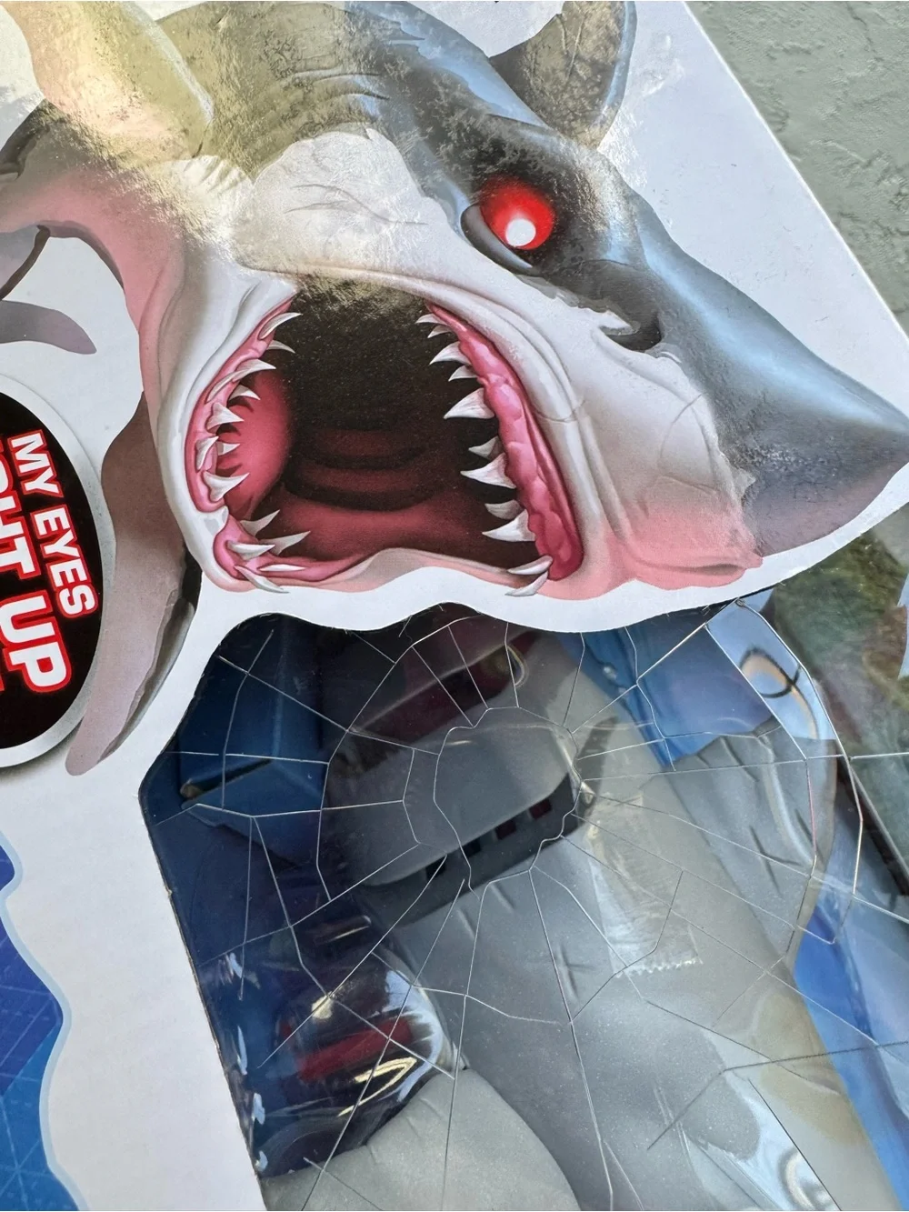 Robo Alive Great White Shark Series 1 by Zuru, Battery-Powered Robotic Light up
